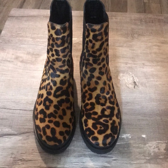 Aerosoles leopard print slip on booties - Picture 2 of 6